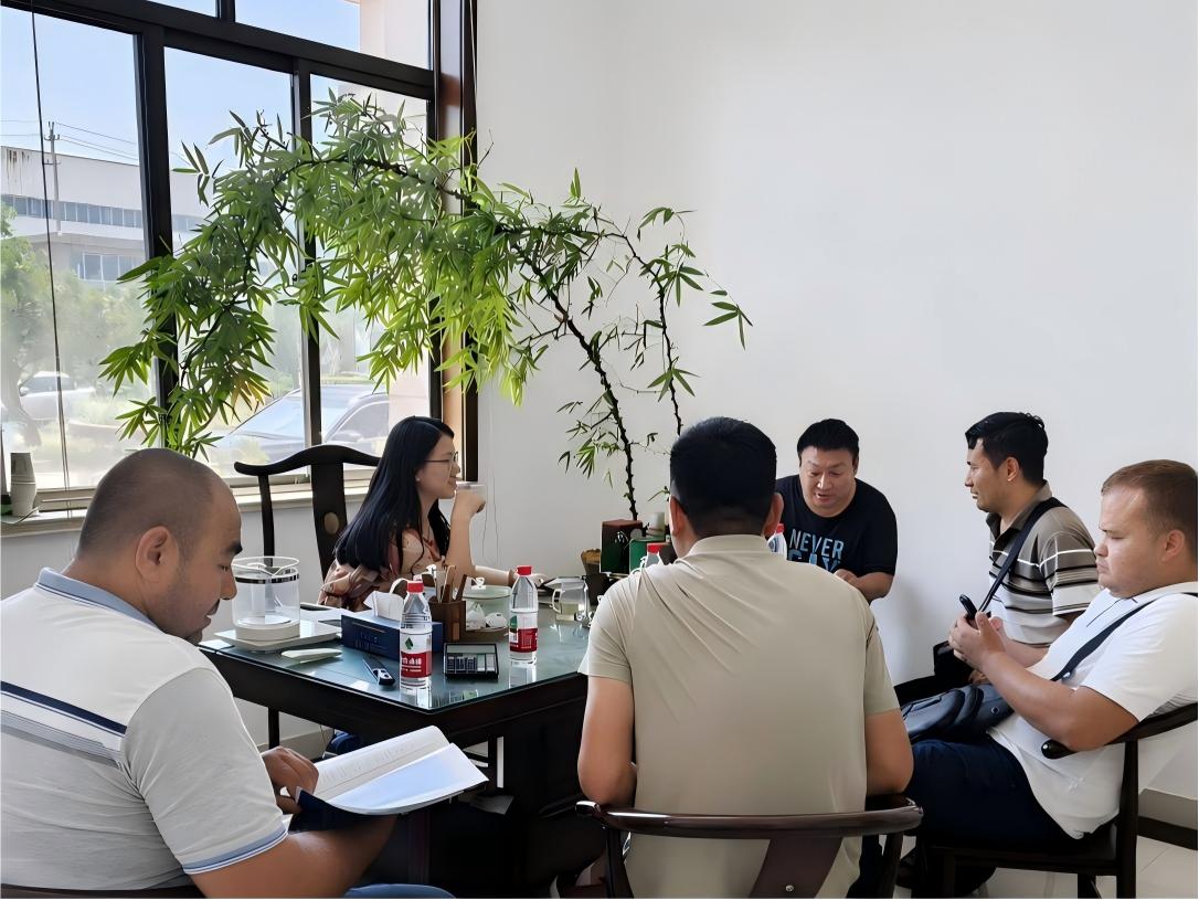 Uzbekistan Mining Customers Discuss Industrial Generator Solutions with Deman Power